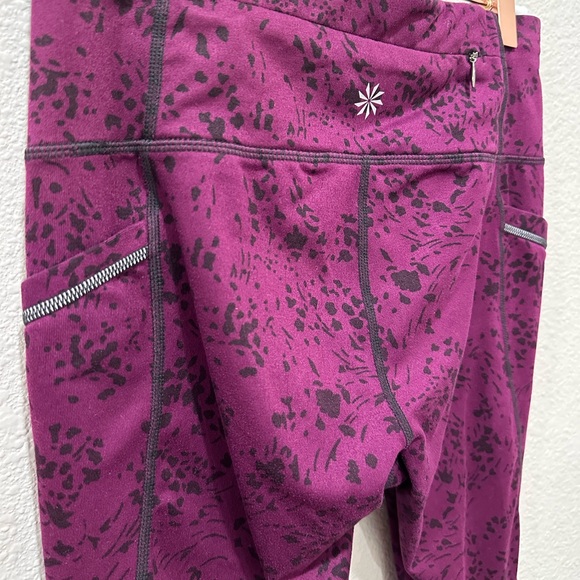 Athleta Burgundy Black Floral Capri 7/8 Like New Leggings Size XS 2-4 - Picture 8 of 9